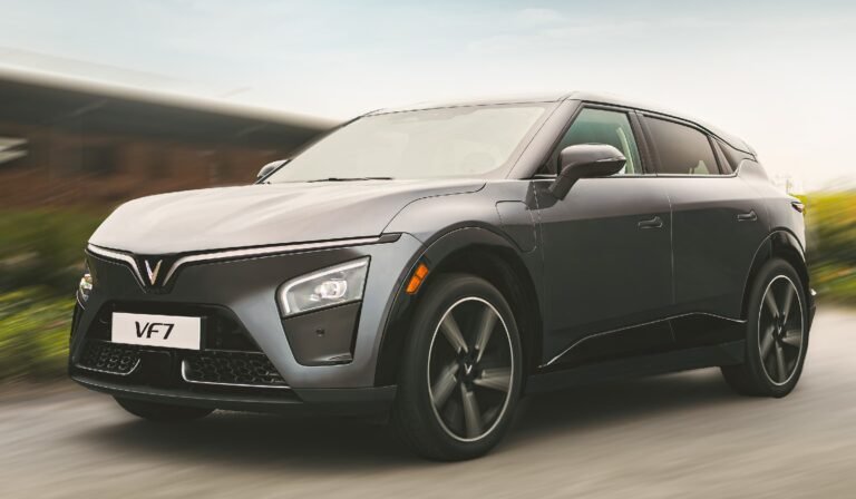 VinFast VF7